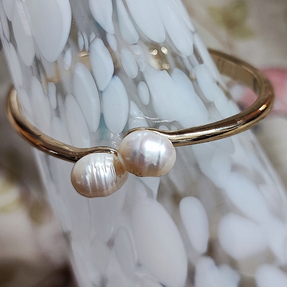 Potato Pearls Pearl Gold Tone NEW Heavy Well Made Clamper Bracelet - Picture 3 of 15